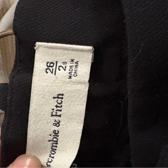 Abercrombie & Fitch Black High-Waist Pleated Trousers - Picture 3 of 3